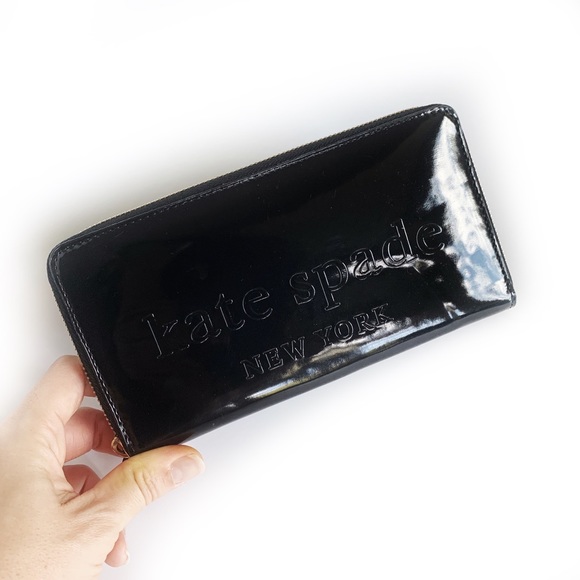 kate spade Handbags - KATE SPADE Neda Big Apple Zip Wallet